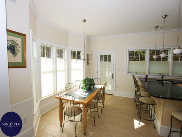 Cape Cod Home 995080