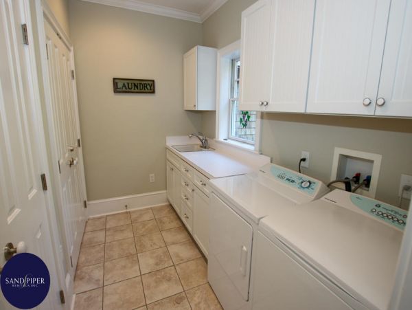 Cape Cod Home 995080