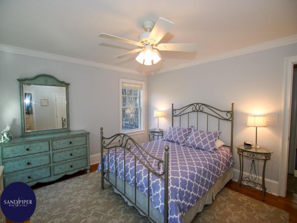 Cape Cod Home 995080