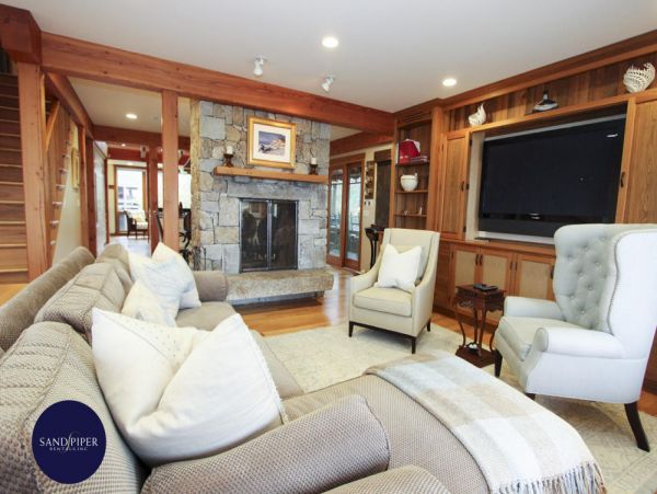 Cape Cod Home 995081