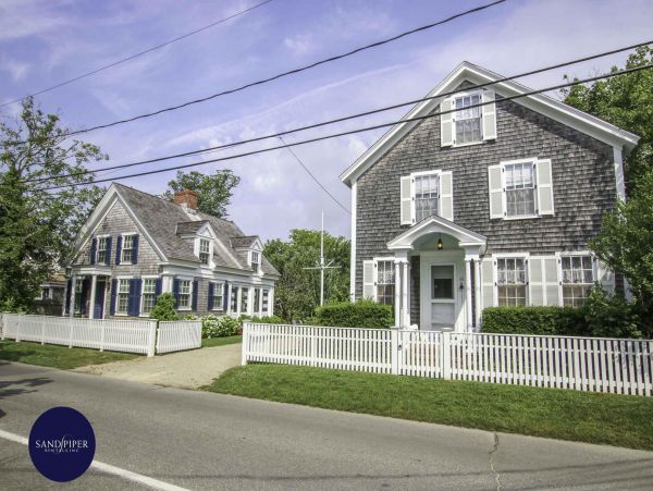 Cape Cod Home 995082