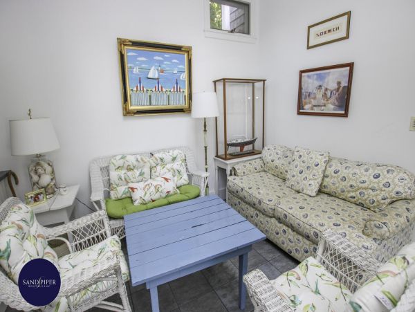 Cape Cod Home 995082