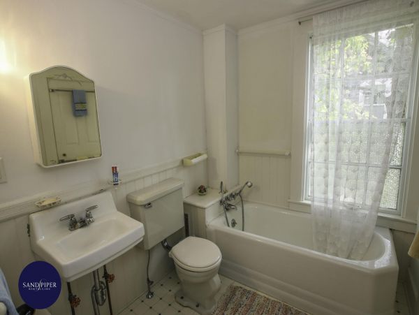 Cape Cod Home 995082