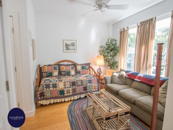 Cape Cod Home 995083