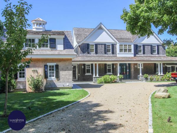 Cape Cod Home 995084