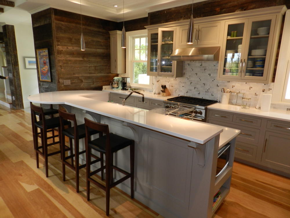 Cape Cod Home 995084