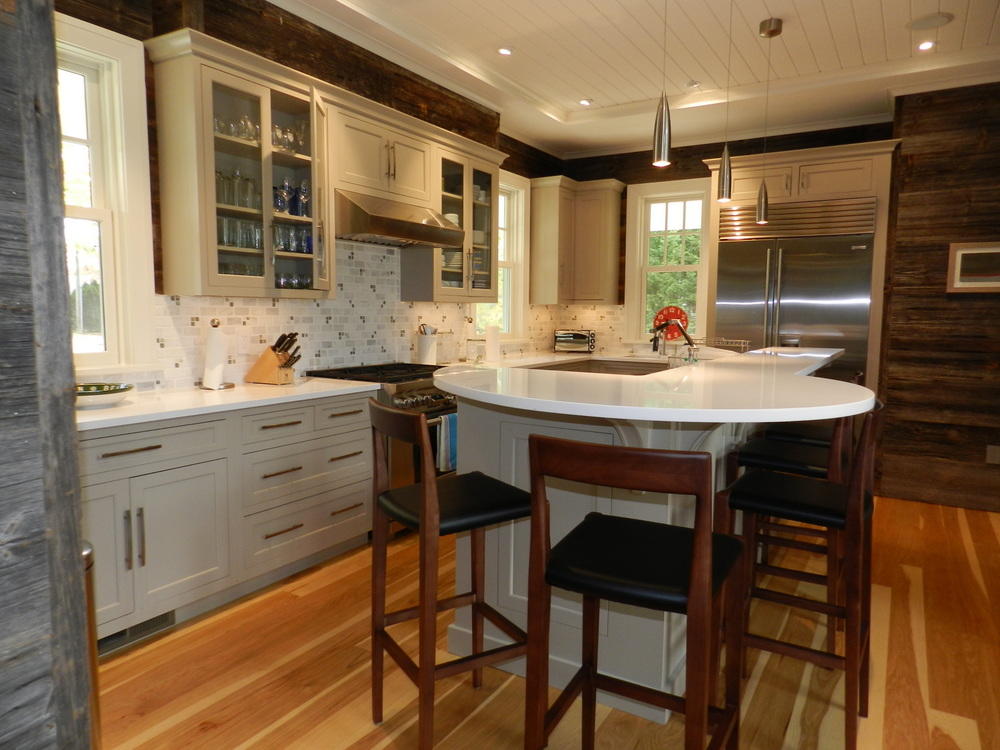 Cape Cod Home 995084