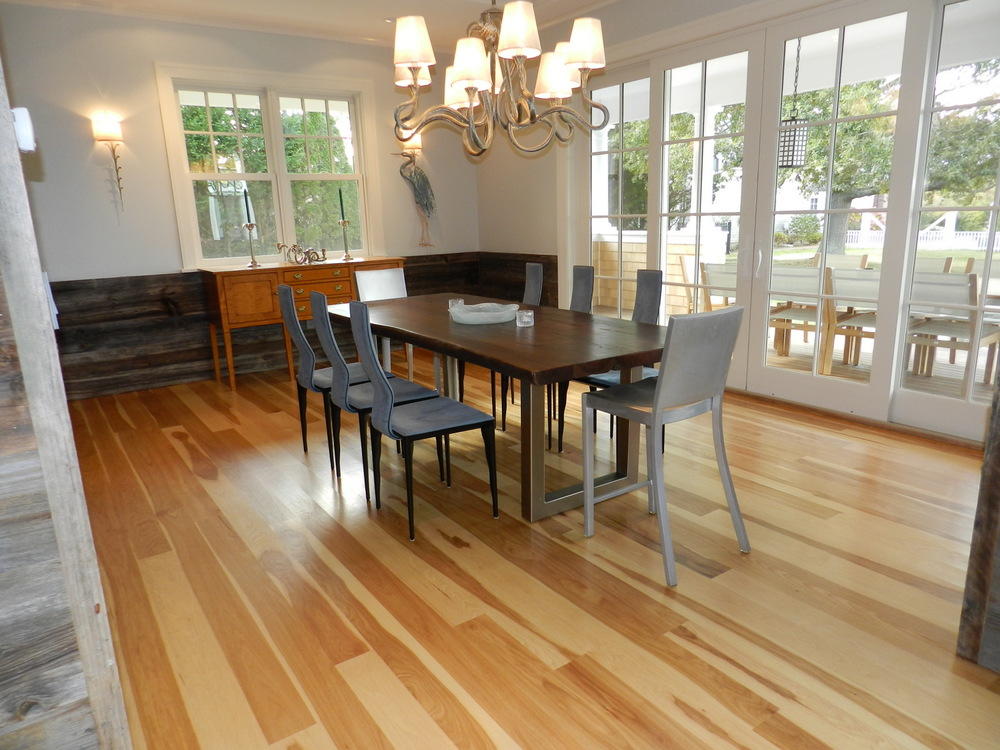 Cape Cod Home 995084