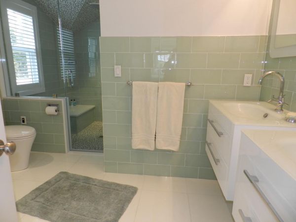Cape Cod Home 995084
