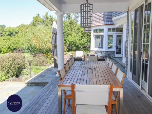 Cape Cod Home 995084