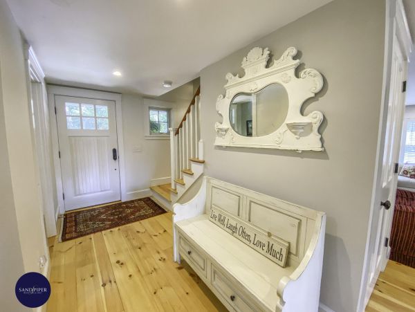 Cape Cod Home 995085