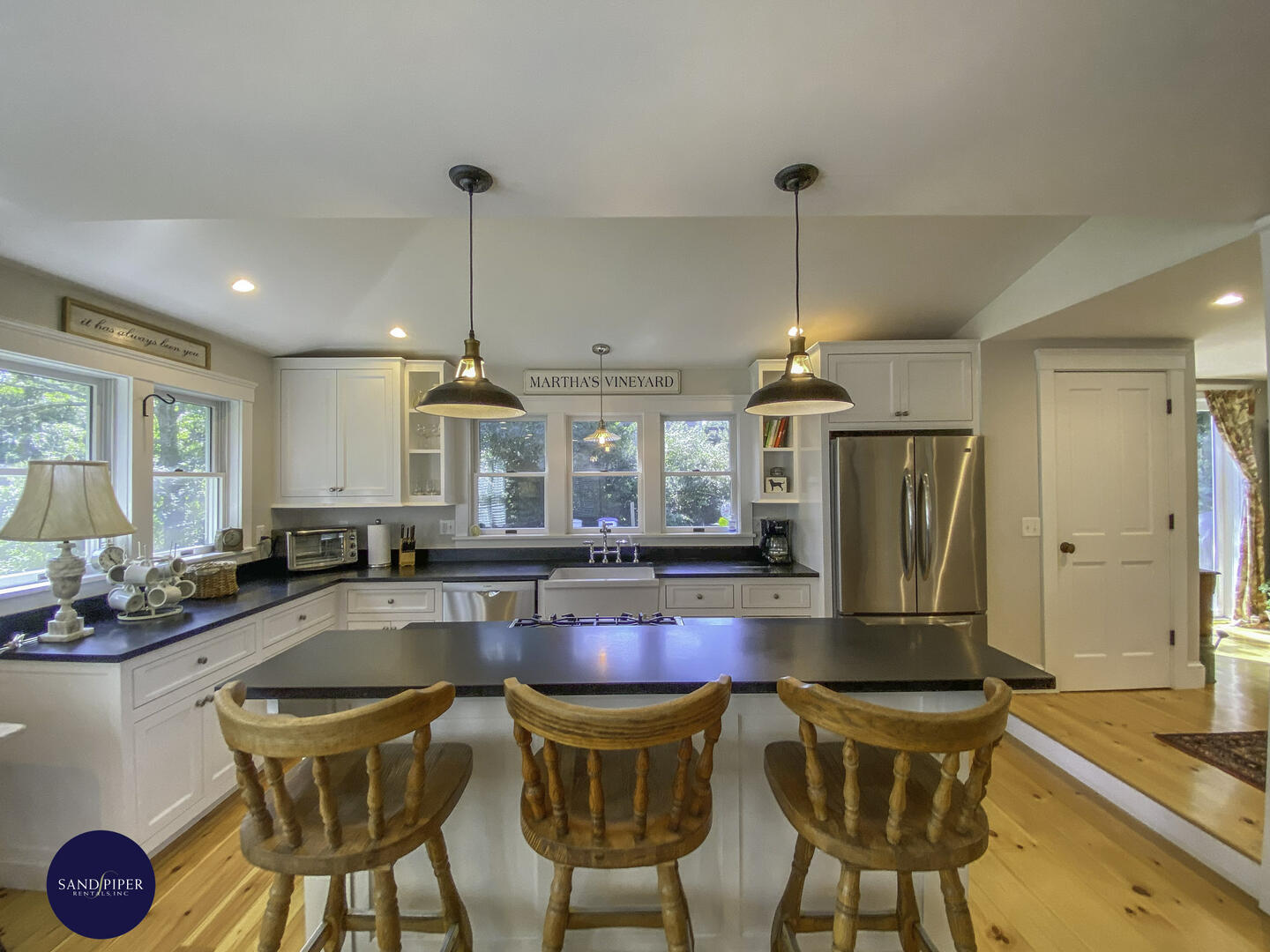 Cape Cod Home 995085