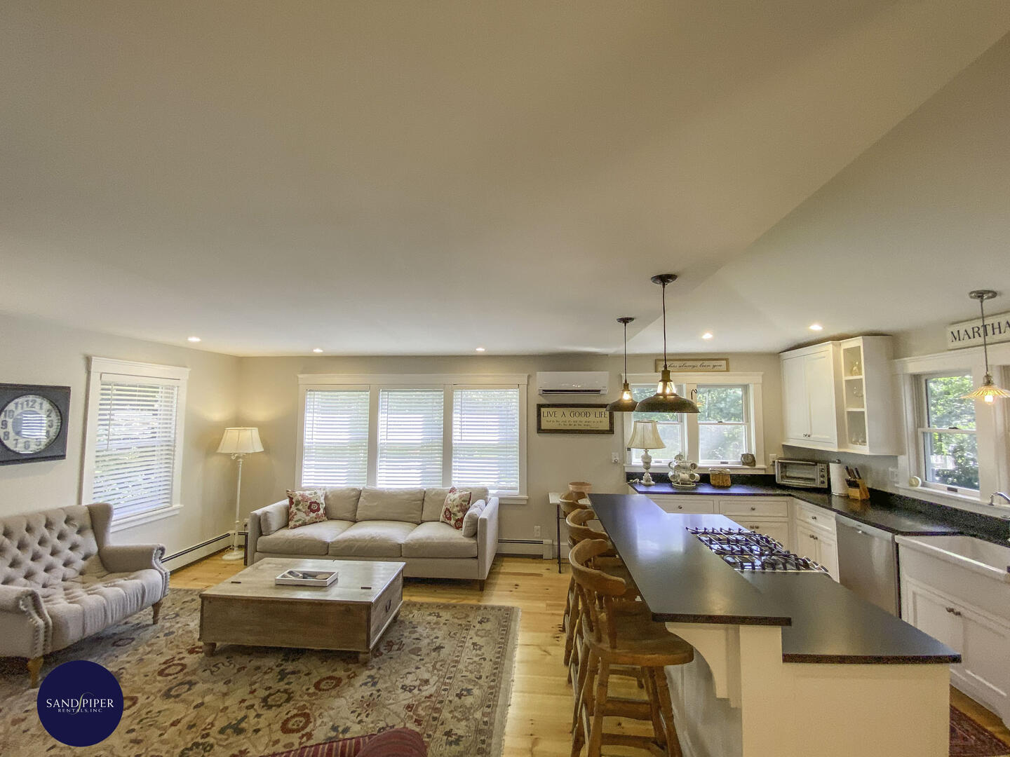 Cape Cod Home 995085