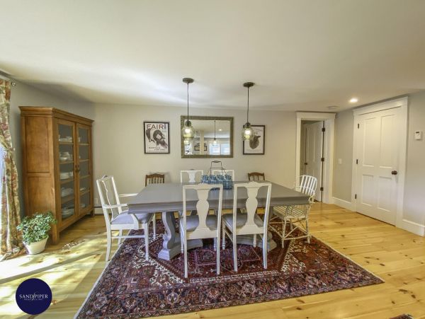 Cape Cod Home 995085