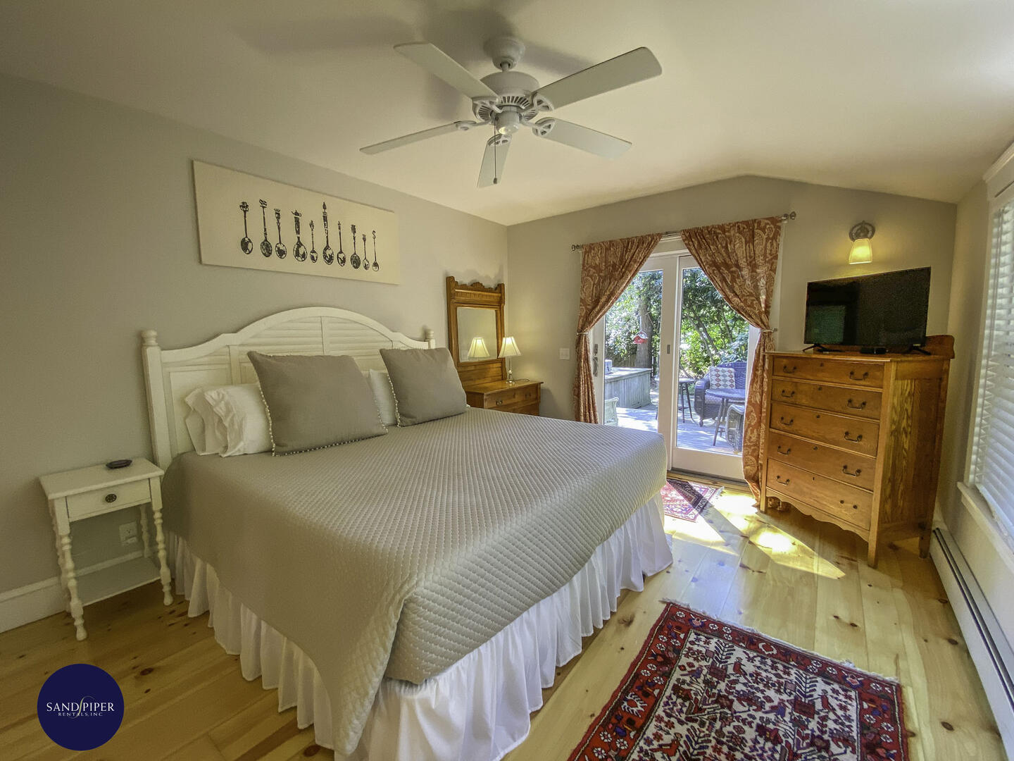 Cape Cod Home 995085