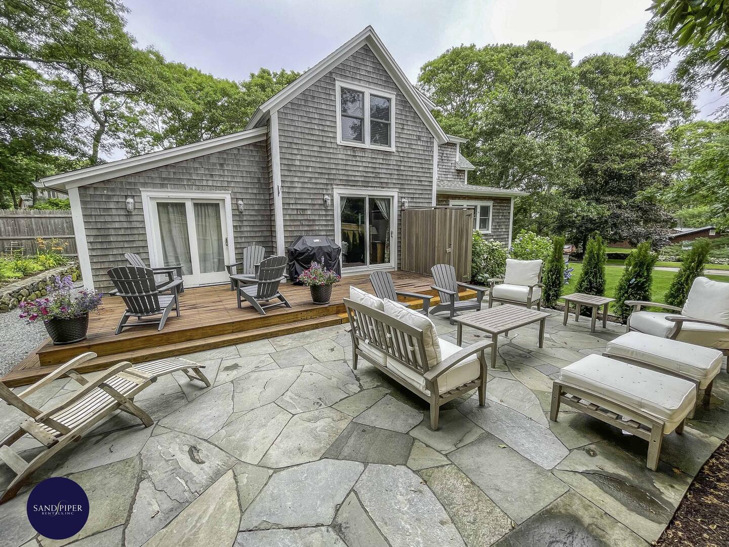 Cape Cod Home 995085