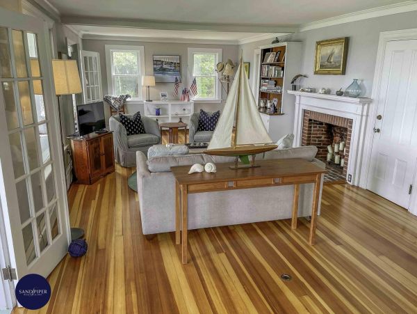 Cape Cod Home 995086