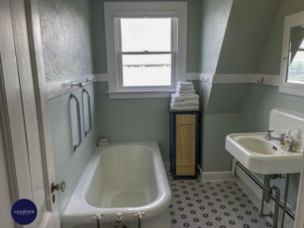 Cape Cod Home 995086
