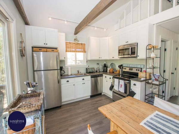 Cape Cod Home 995087