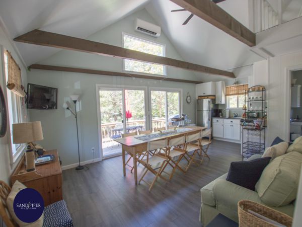 Cape Cod Home 995087