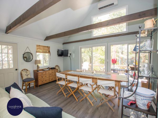 Cape Cod Home 995087