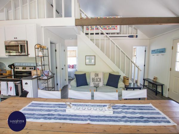 Cape Cod Home 995087