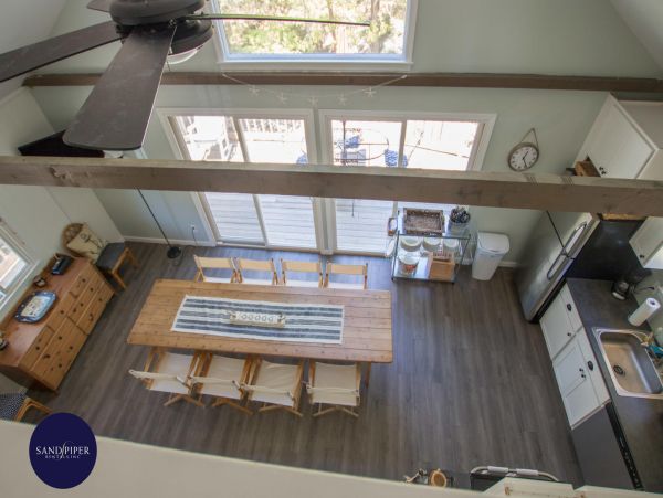 Cape Cod Home 995087
