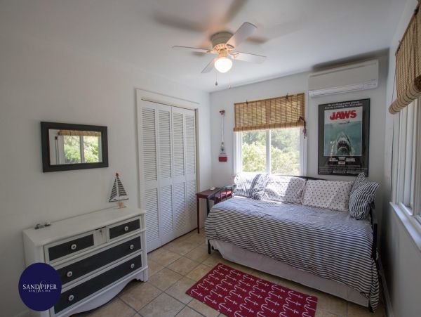 Cape Cod Home 995087