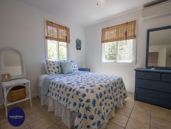 Cape Cod Home 995087