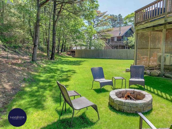 Cape Cod Home 995087