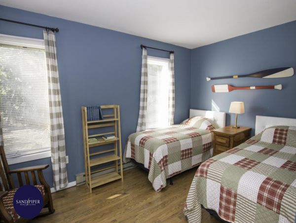 Cape Cod Home 995088