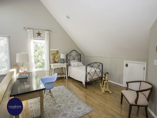 Cape Cod Home 995088