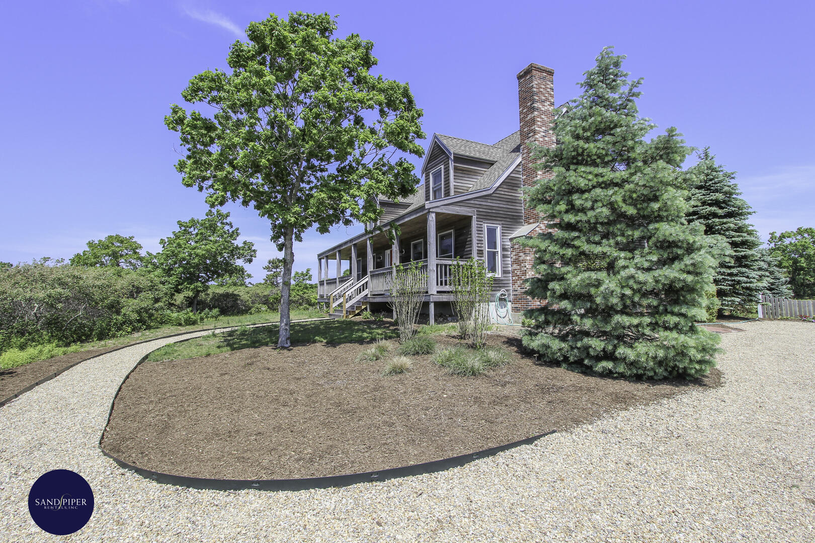 Cape Cod Home 995089