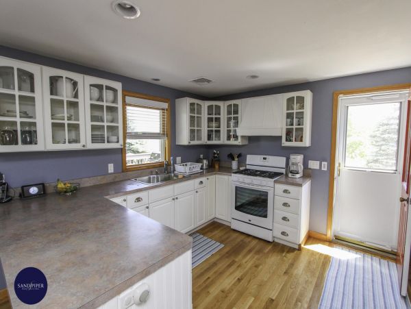 Cape Cod Home 995089