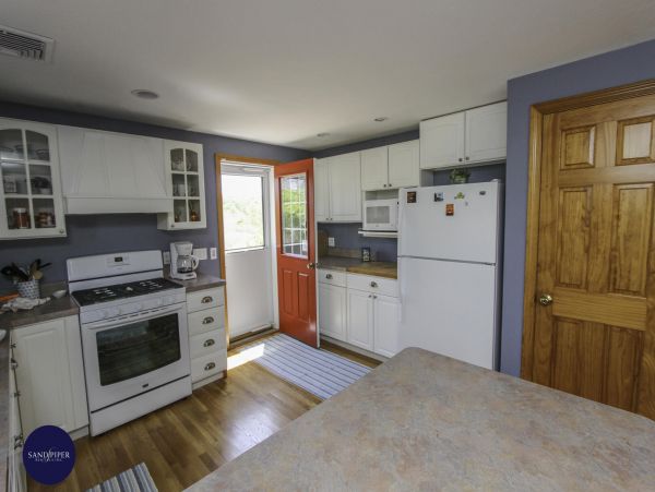 Cape Cod Home 995089