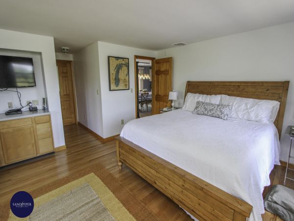 Cape Cod Home 995089