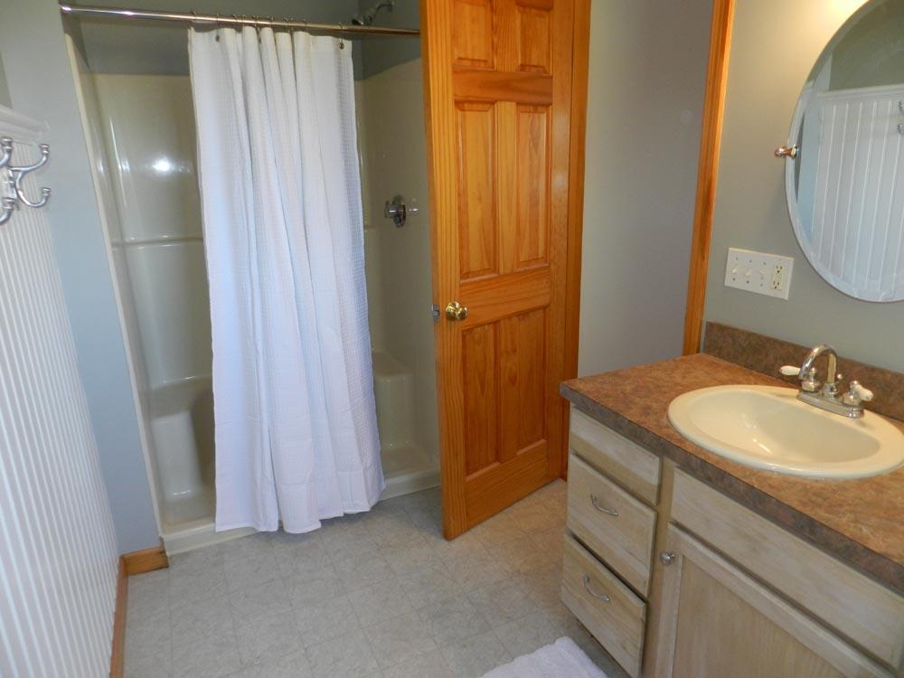 Cape Cod Home 995089