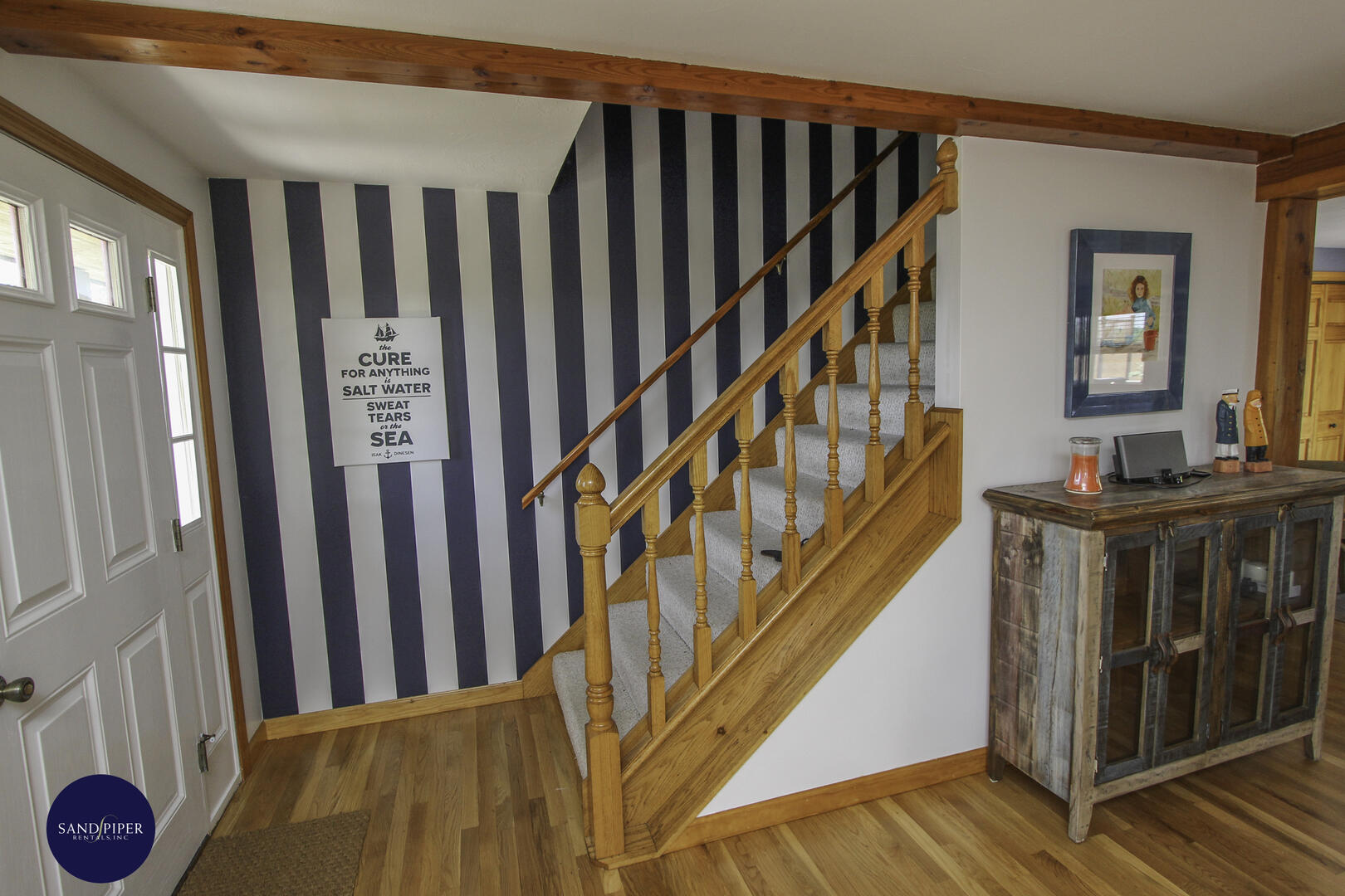 Cape Cod Home 995089