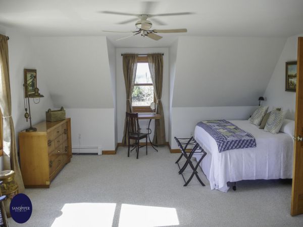 Cape Cod Home 995089