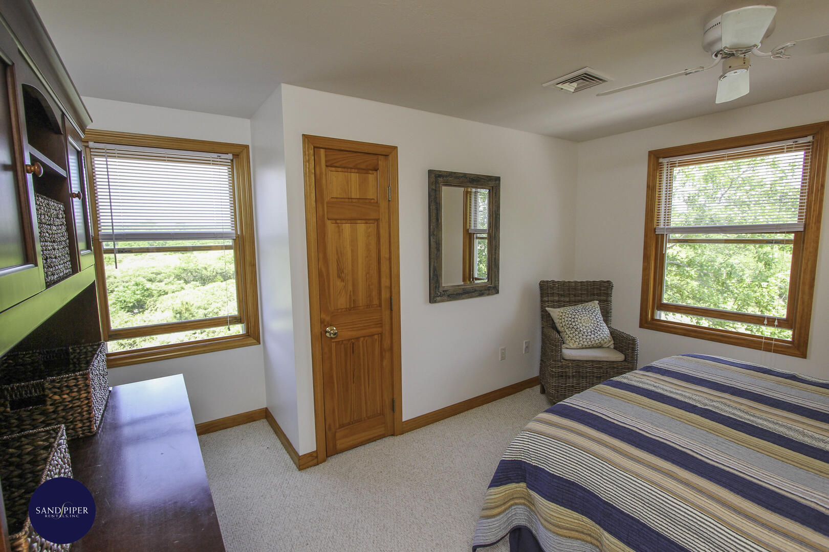 Cape Cod Home 995089