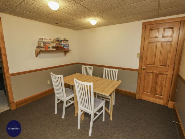 Cape Cod Home 995089