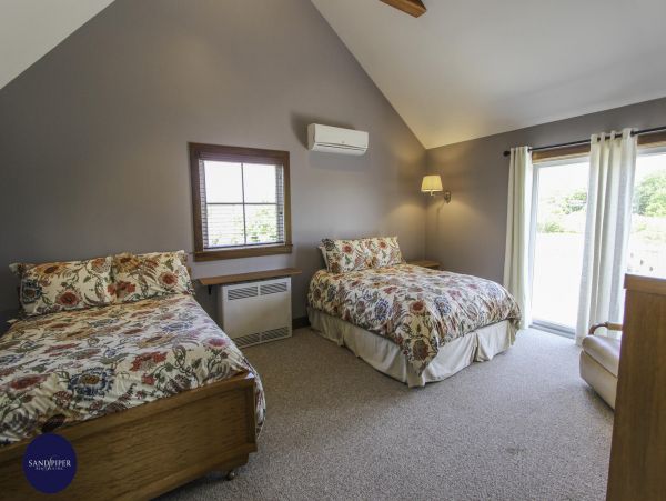 Cape Cod Home 995089