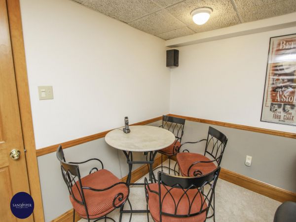 Cape Cod Home 995089
