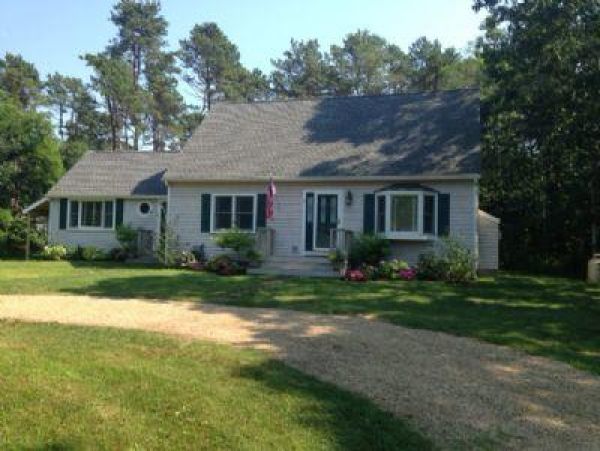 Cape Cod Home 995090