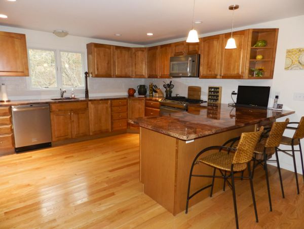 Cape Cod Home 995090