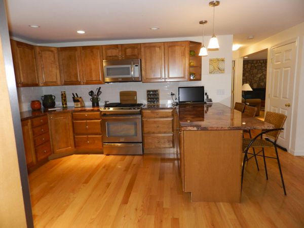 Cape Cod Home 995090