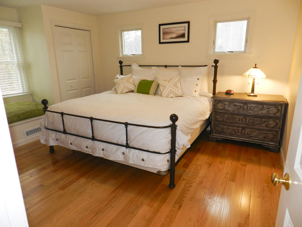 Cape Cod Home 995090
