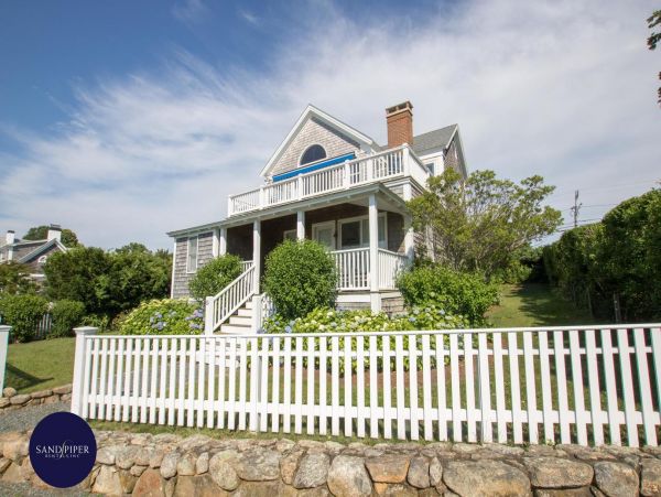 Cape Cod Home 995092