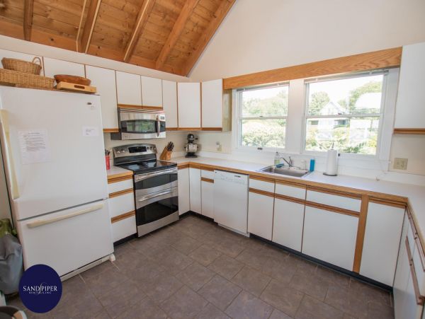 Cape Cod Home 995092