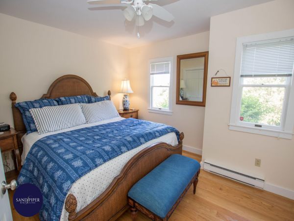 Cape Cod Home 995092